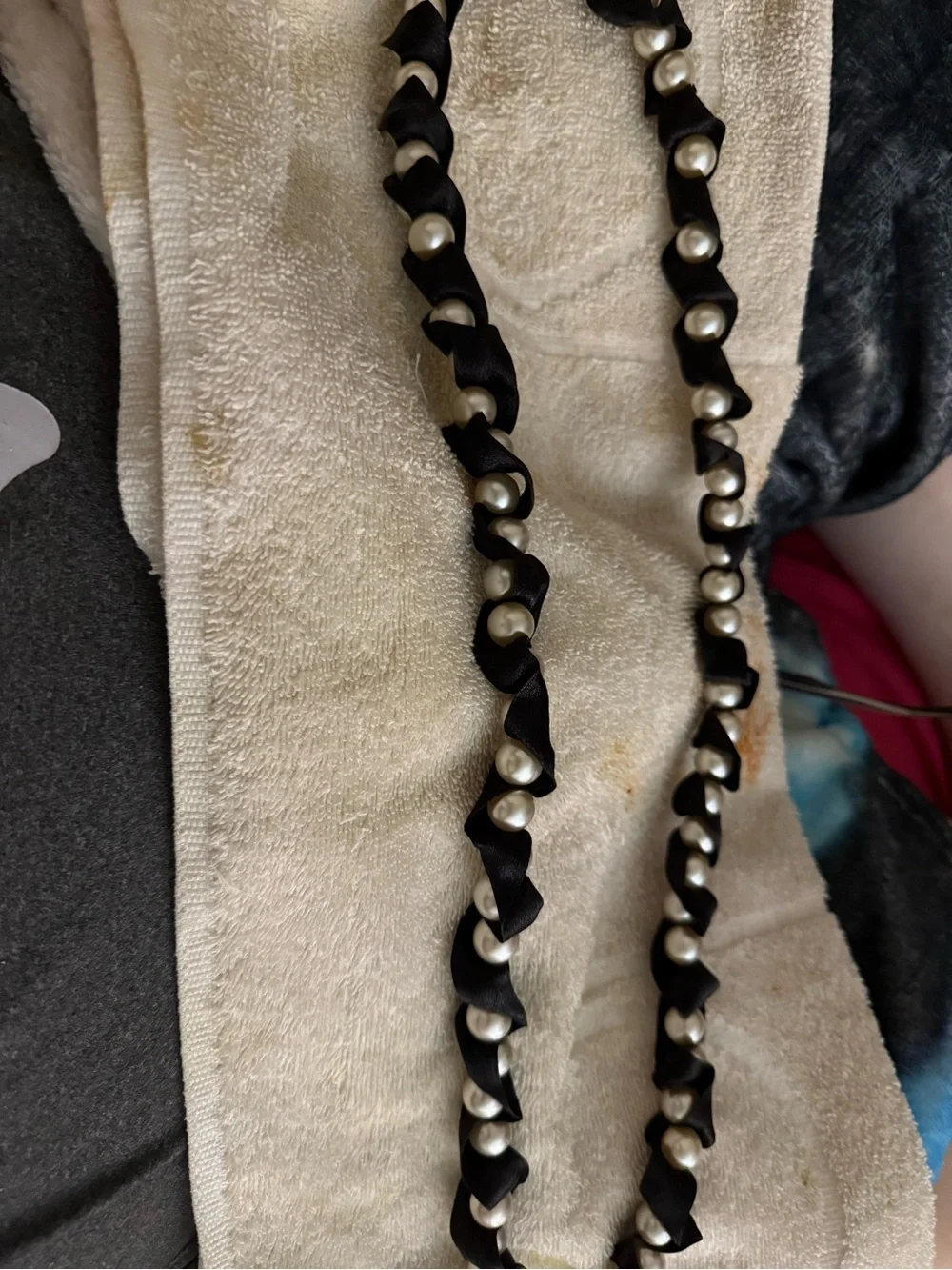 Black and Pearl braided necklace made of ribbon
